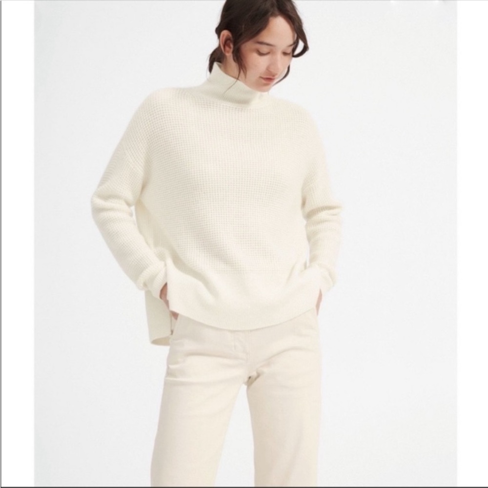 Everlane cream waffle knit cashmere, mock neck boxy sweater. Xs